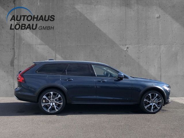 Volvo V90 Cross Country 2024