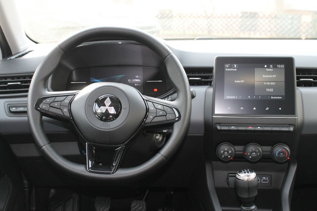 Mitsubishi Colt 2025