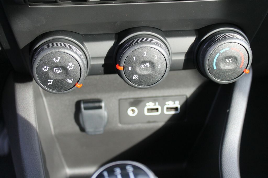 Mitsubishi Colt 2025