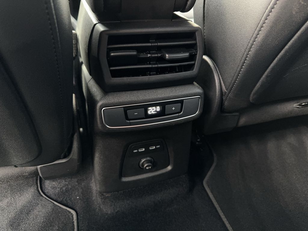 Audi Q4 e-tron 2024