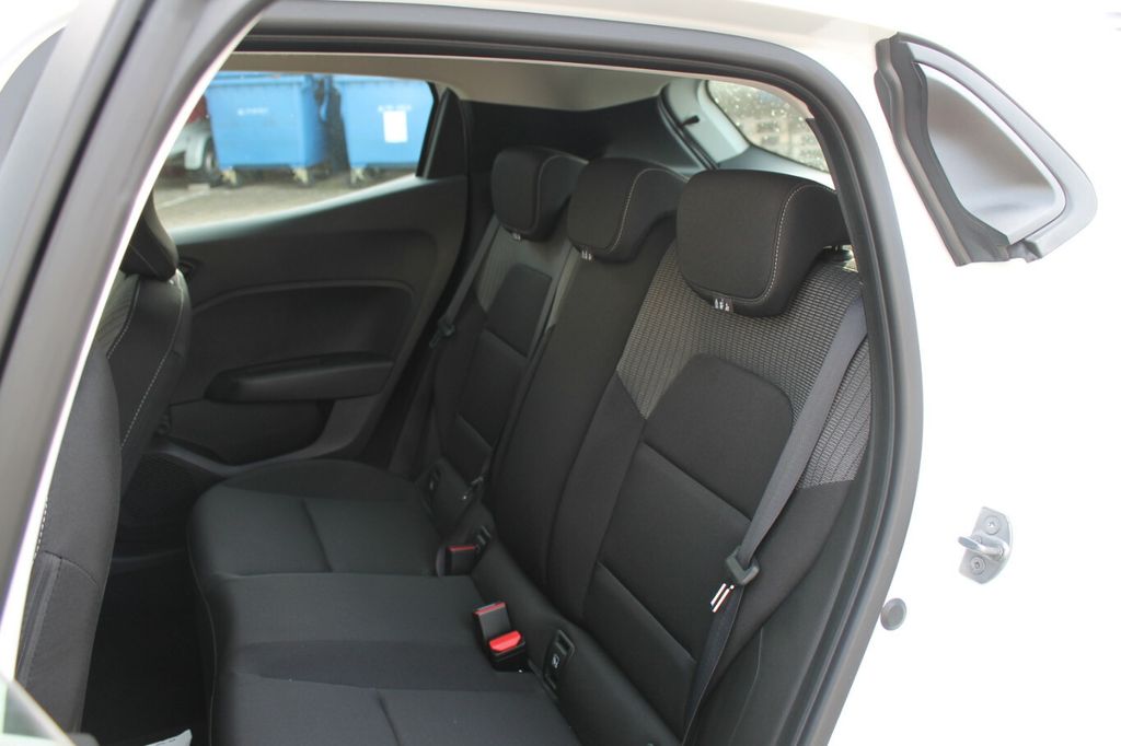 Mitsubishi Colt 2025