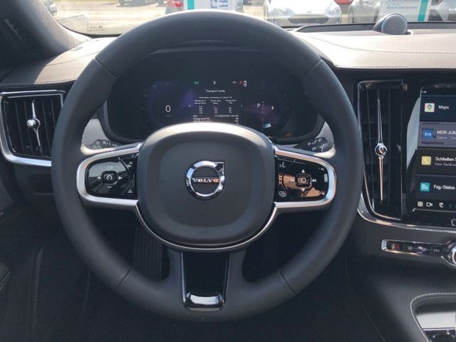 Volvo V90 Cross Country 2024