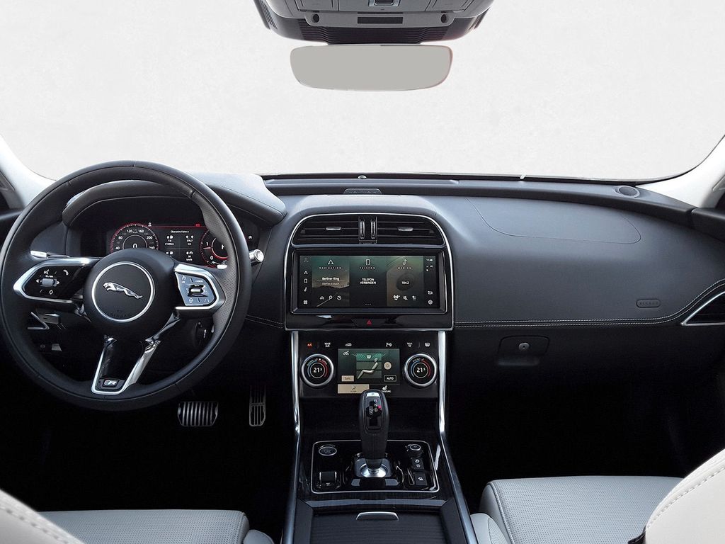 Jaguar XE 2021