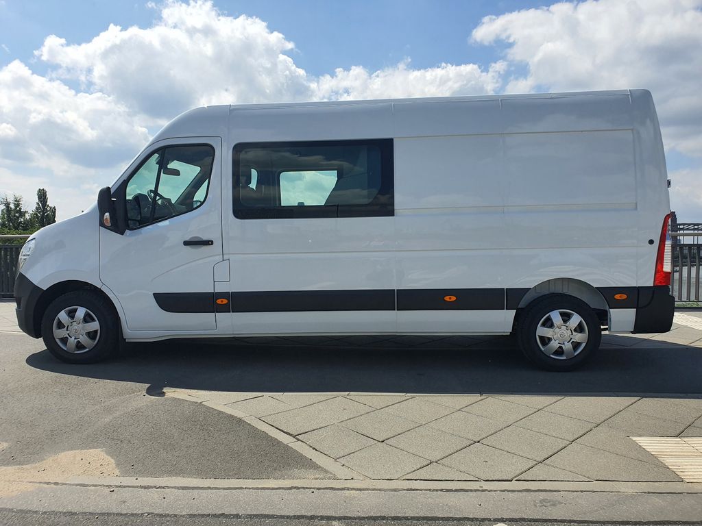 Nissan NV400 2021