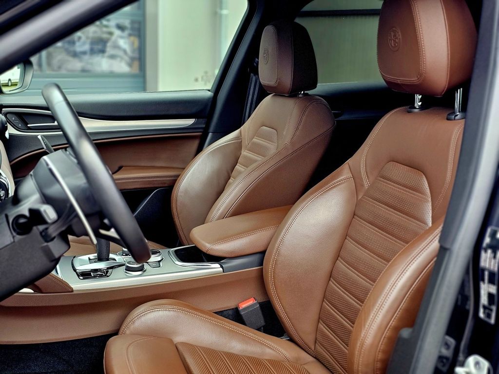 Alfa Romeo Stelvio 2021