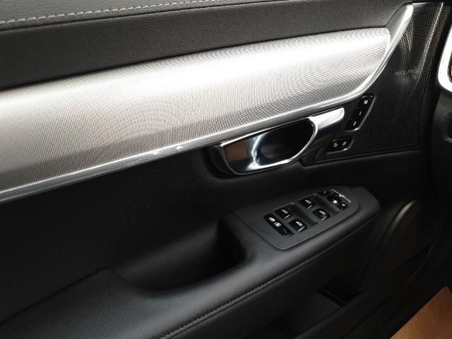 Volvo V90 2022