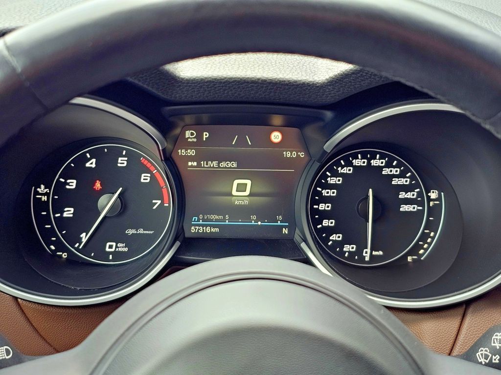 Alfa Romeo Stelvio 2021