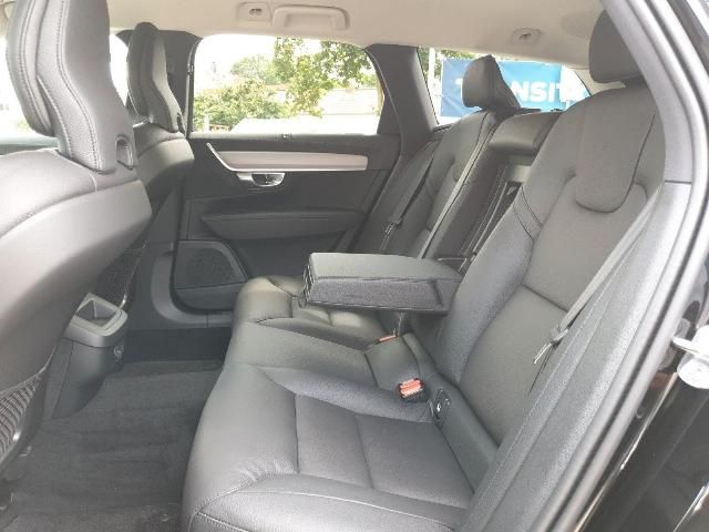 Volvo V90 2022