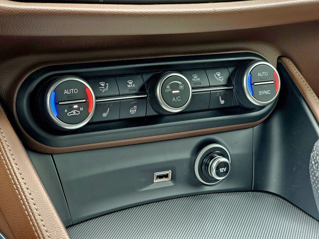 Alfa Romeo Stelvio 2021