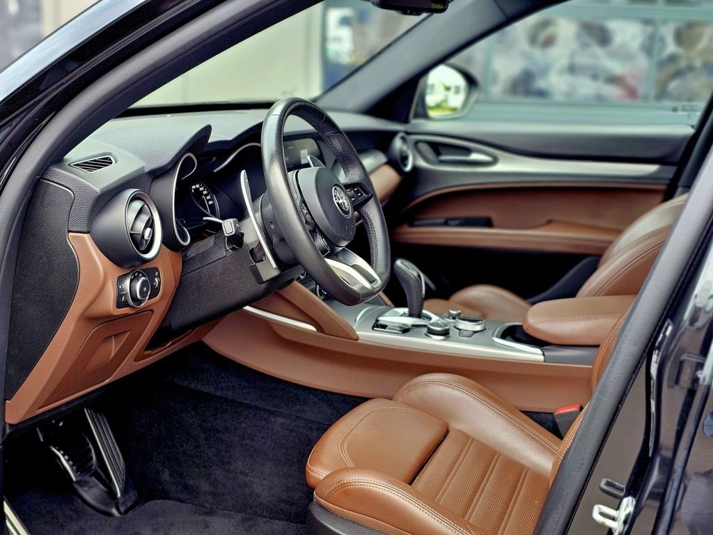 Alfa Romeo Stelvio 2021