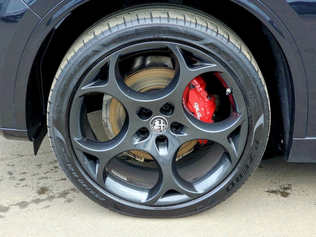 Alfa Romeo Stelvio 2021