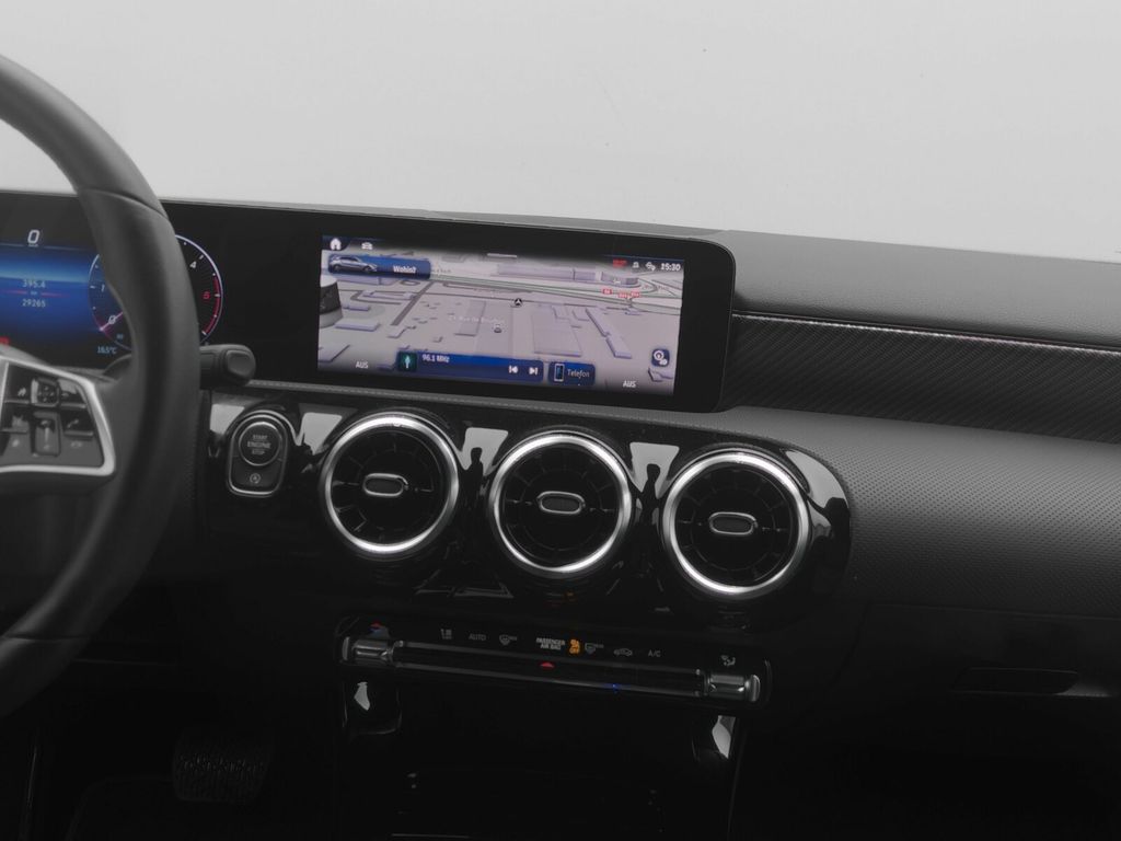 Mercedes-Benz A 180 2024