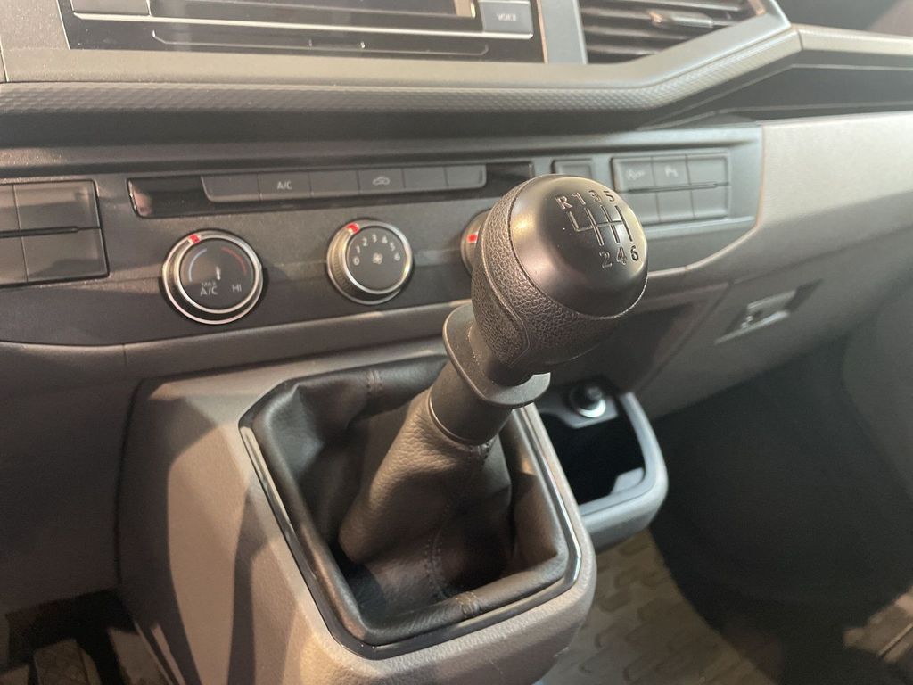 Volkswagen T6 Transporter 2024