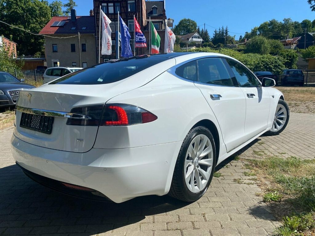 Tesla Model S 2016