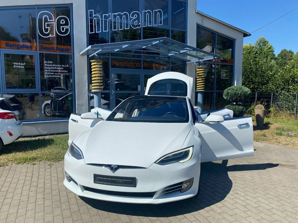 Tesla Model S 2016