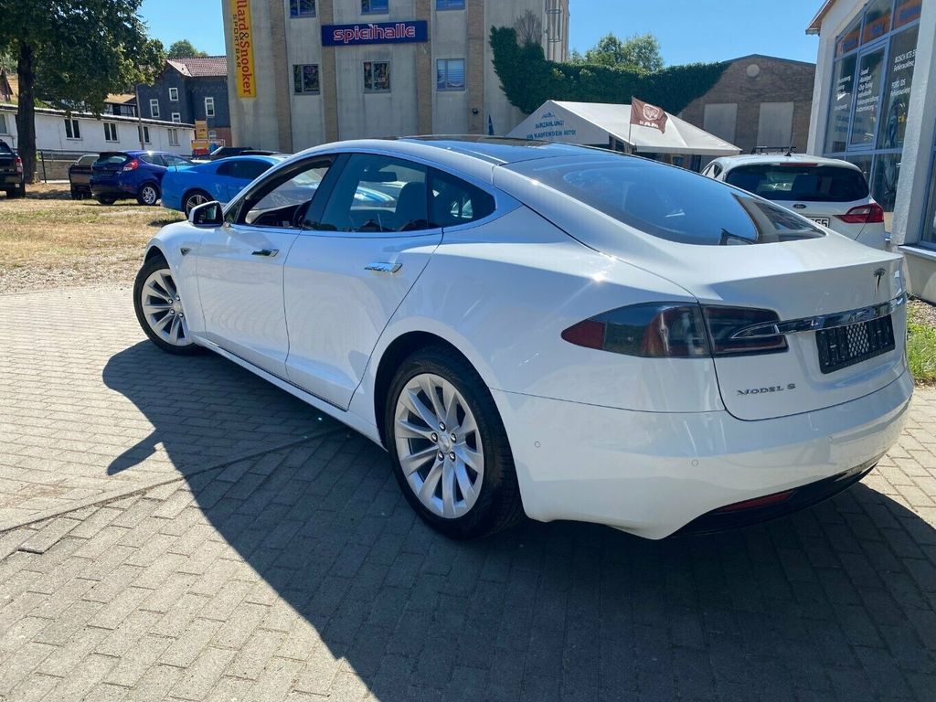 Tesla Model S 2016