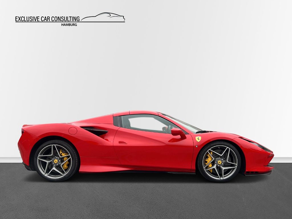 Ferrari F8 2021