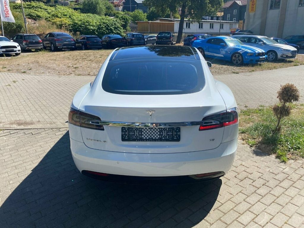 Tesla Model S 2016