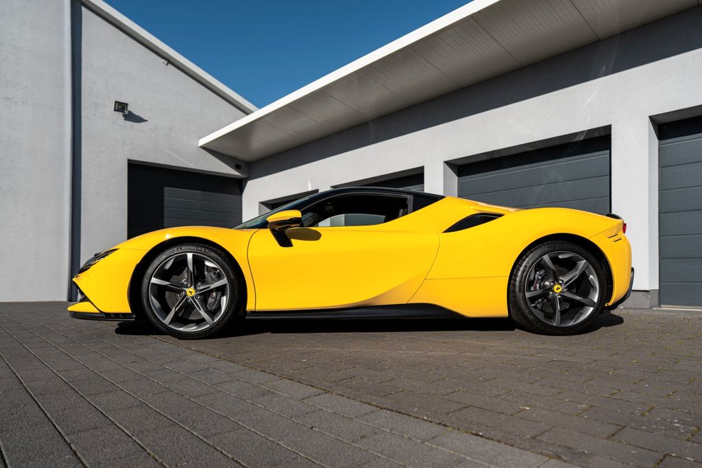 Ferrari SF90 2022