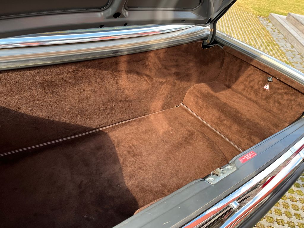 Mercedes-Benz 560 1987