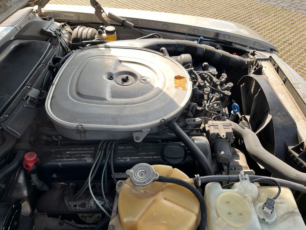 Mercedes-Benz 560 1987