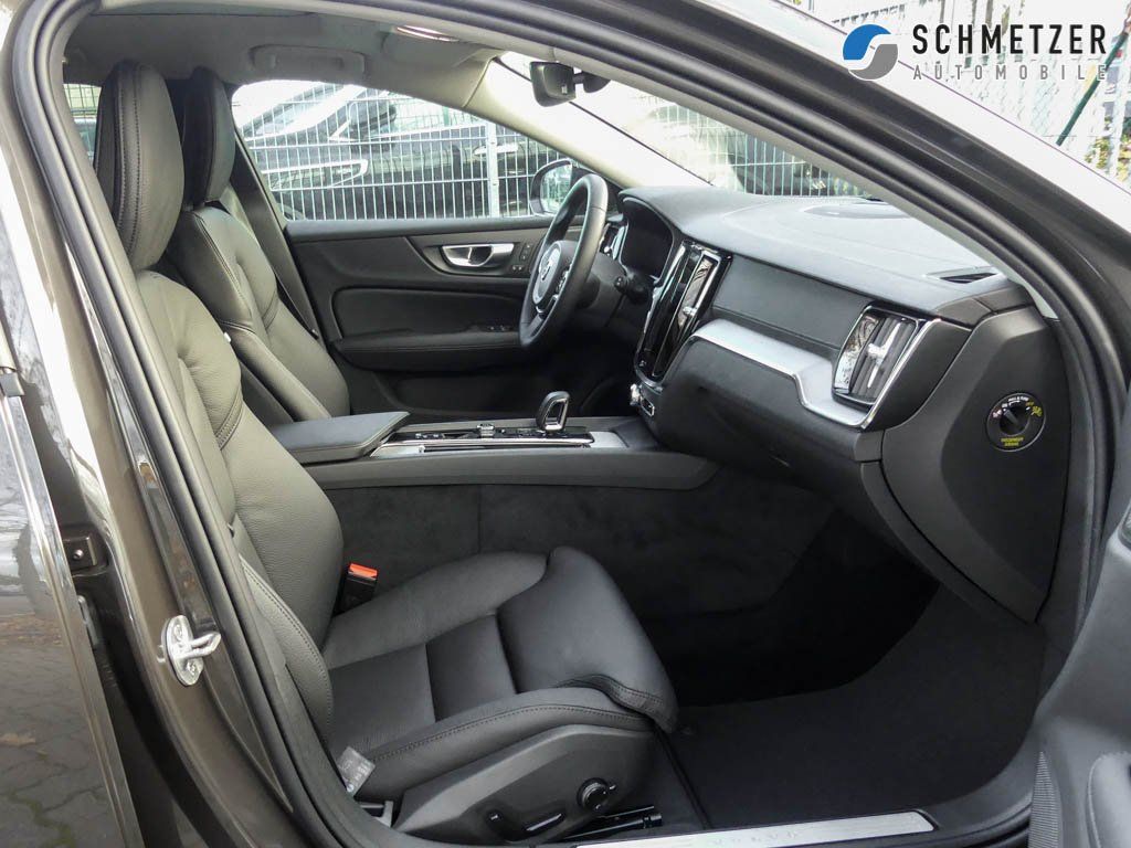 Volvo V60 2023