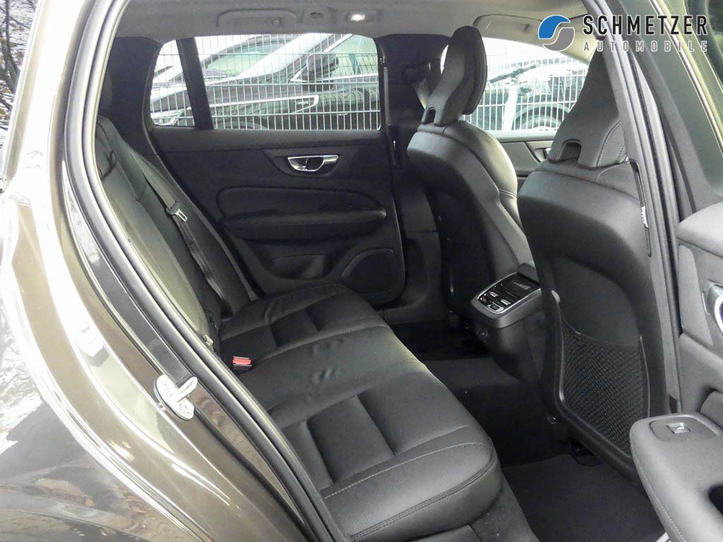 Volvo V60 2023