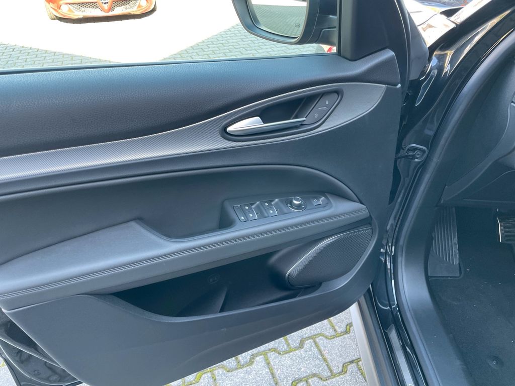 Alfa Romeo Stelvio 2023