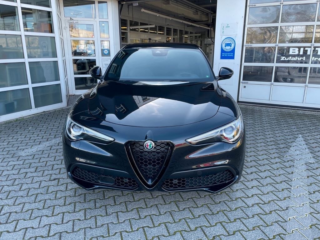 Alfa Romeo Stelvio 2023