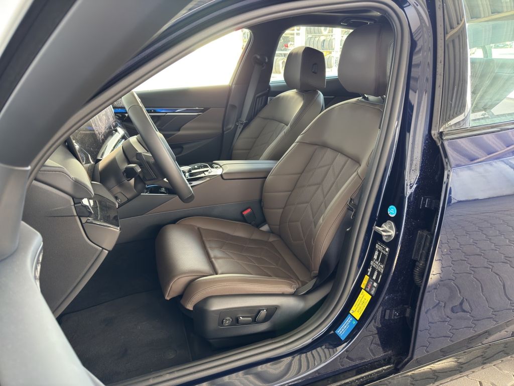 BMW i5 2024