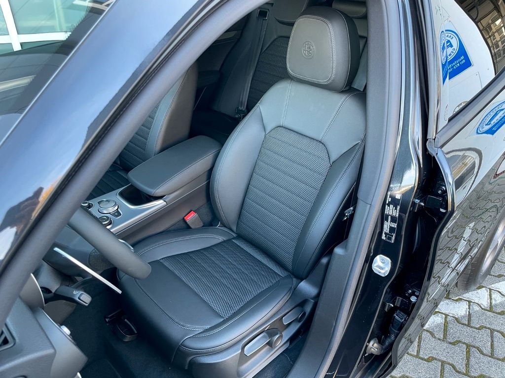 Alfa Romeo Stelvio 2023