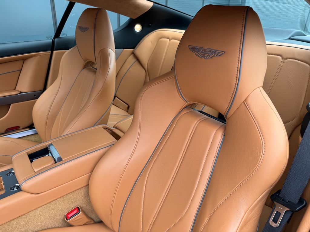 Aston Martin Virage 2011