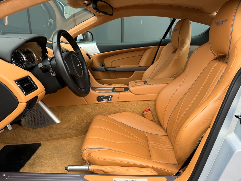 Aston Martin Virage 2011