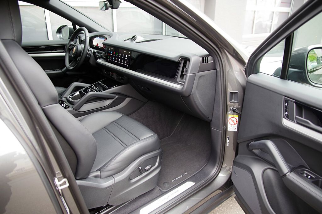 Porsche Cayenne 2025
