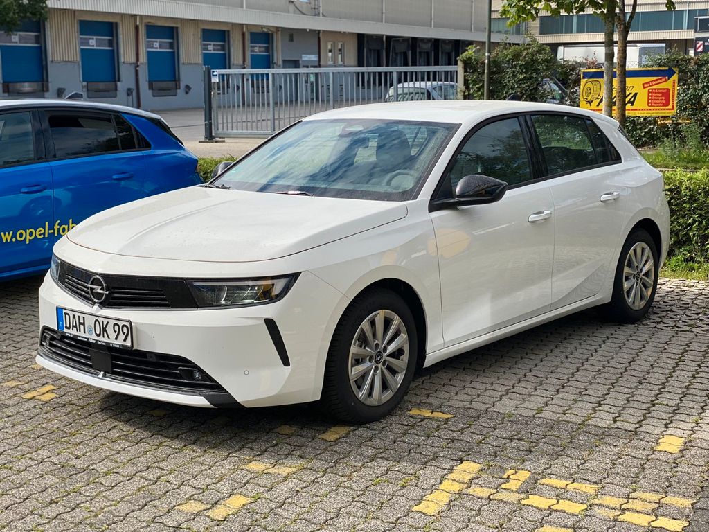 Opel Astra 2024