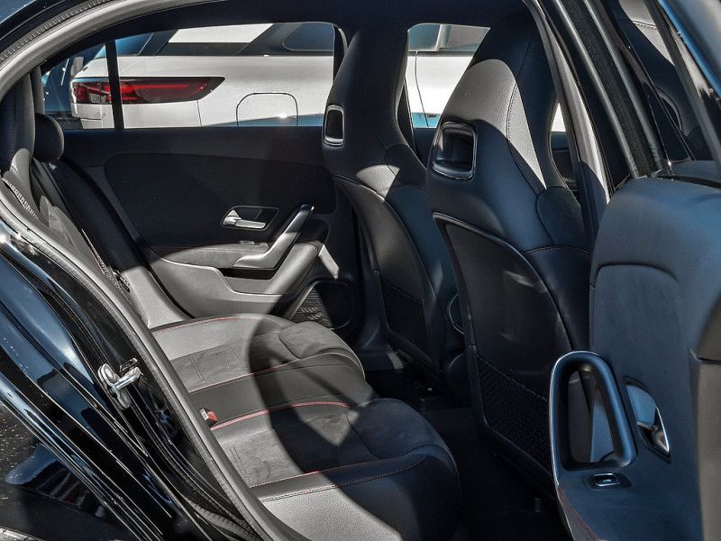 Mercedes-Benz A 200 2025