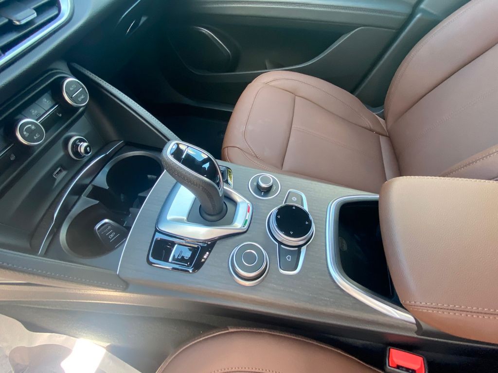 Alfa Romeo Stelvio 2022