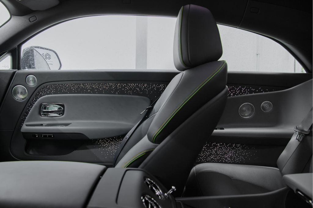 Rolls-Royce Spectre 2024