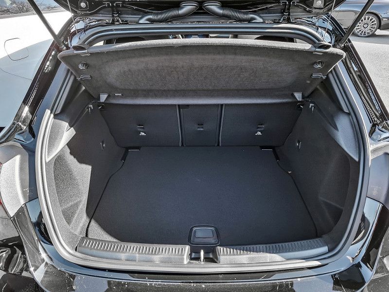 Mercedes-Benz A 200 2025