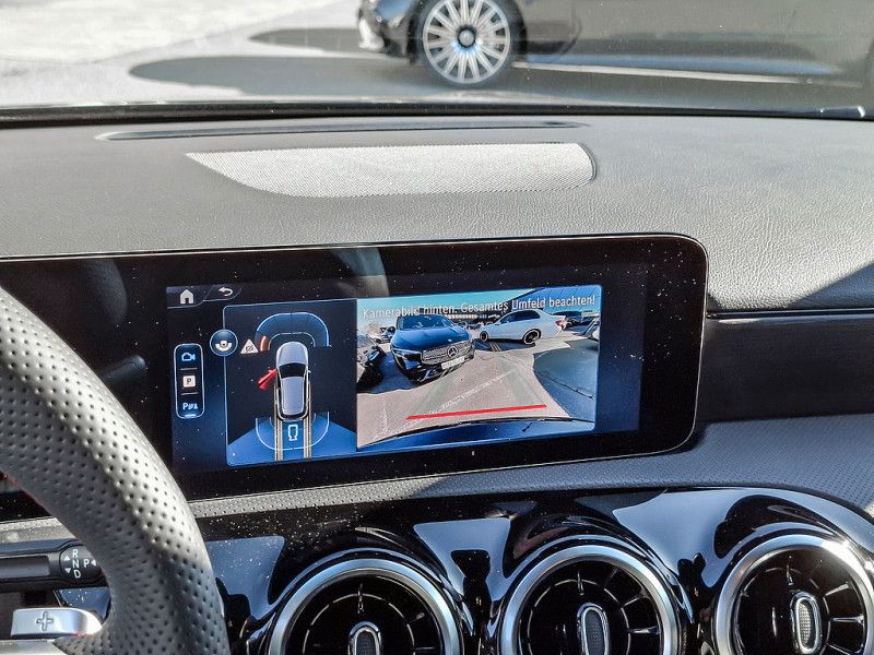 Mercedes-Benz A 200 2025