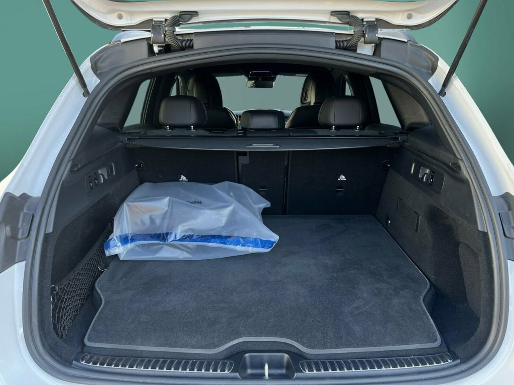 Mercedes-Benz GLC 300 2023