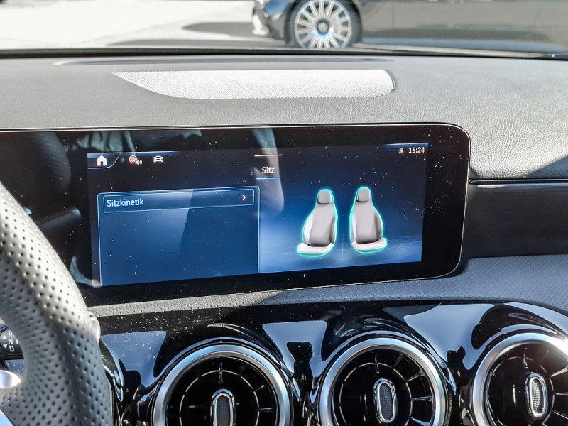 Mercedes-Benz A 200 2025