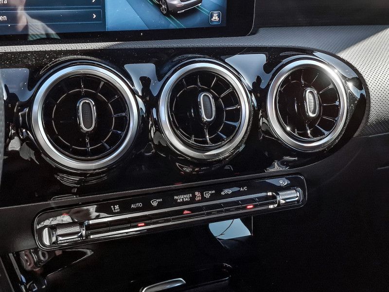 Mercedes-Benz A 200 2025