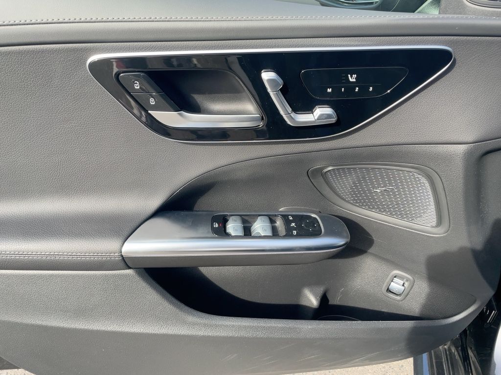 Mercedes-Benz C 300 2024