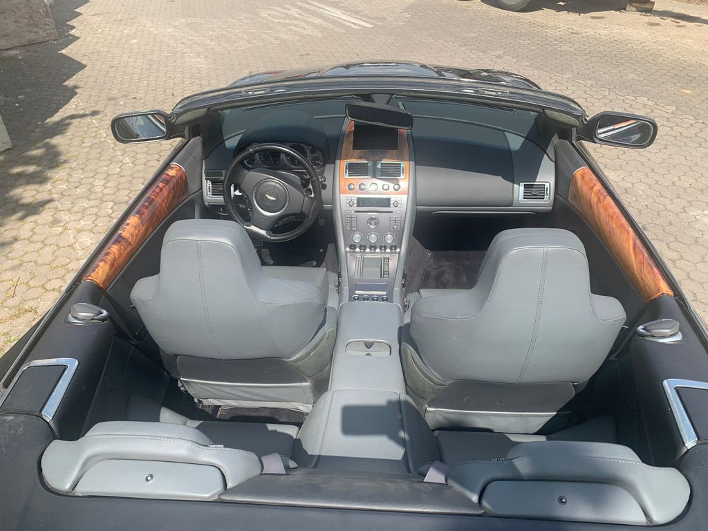 Aston Martin DB9 2006