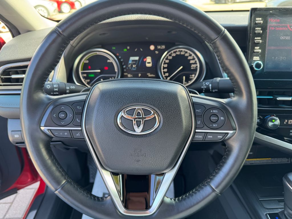 Toyota Camry 2021