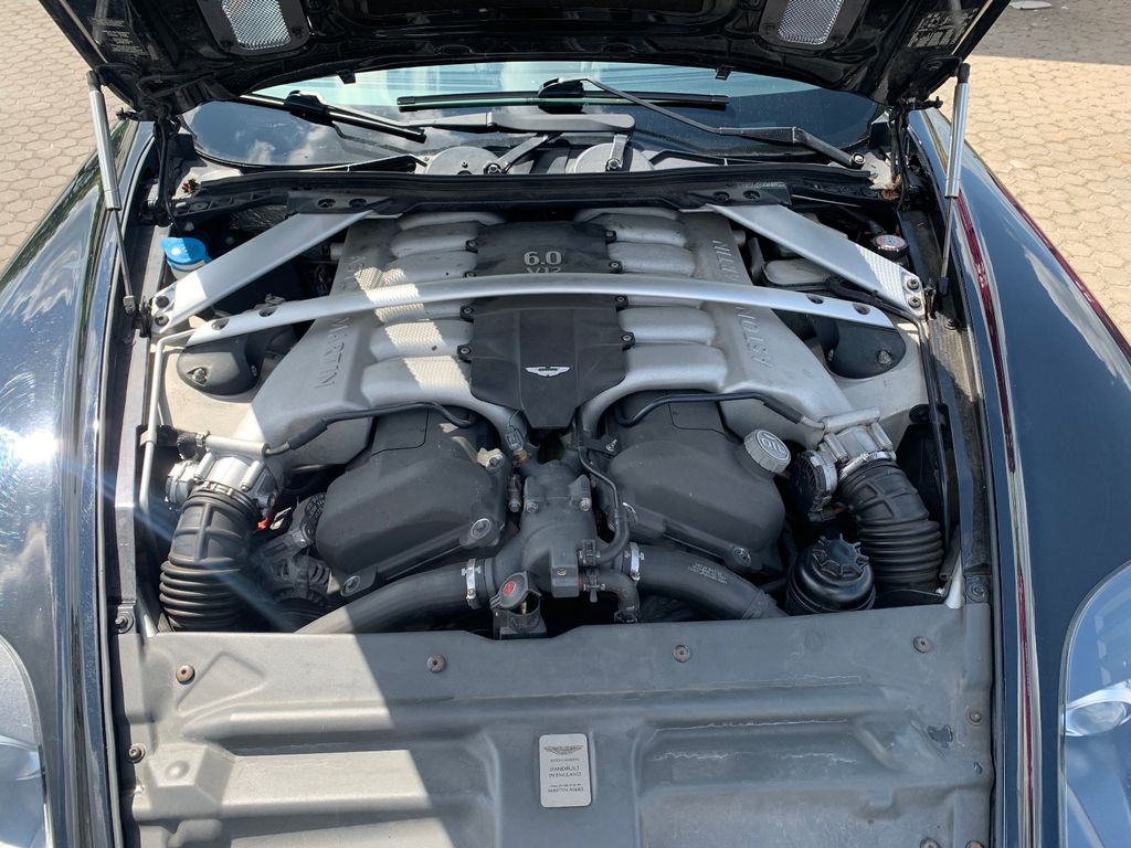 Aston Martin DB9 2006