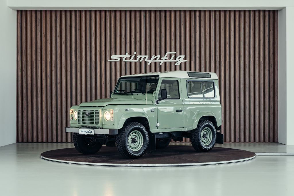 Land Rover Defender 2016