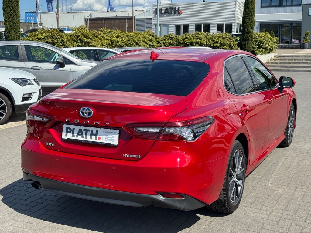 Toyota Camry 2021