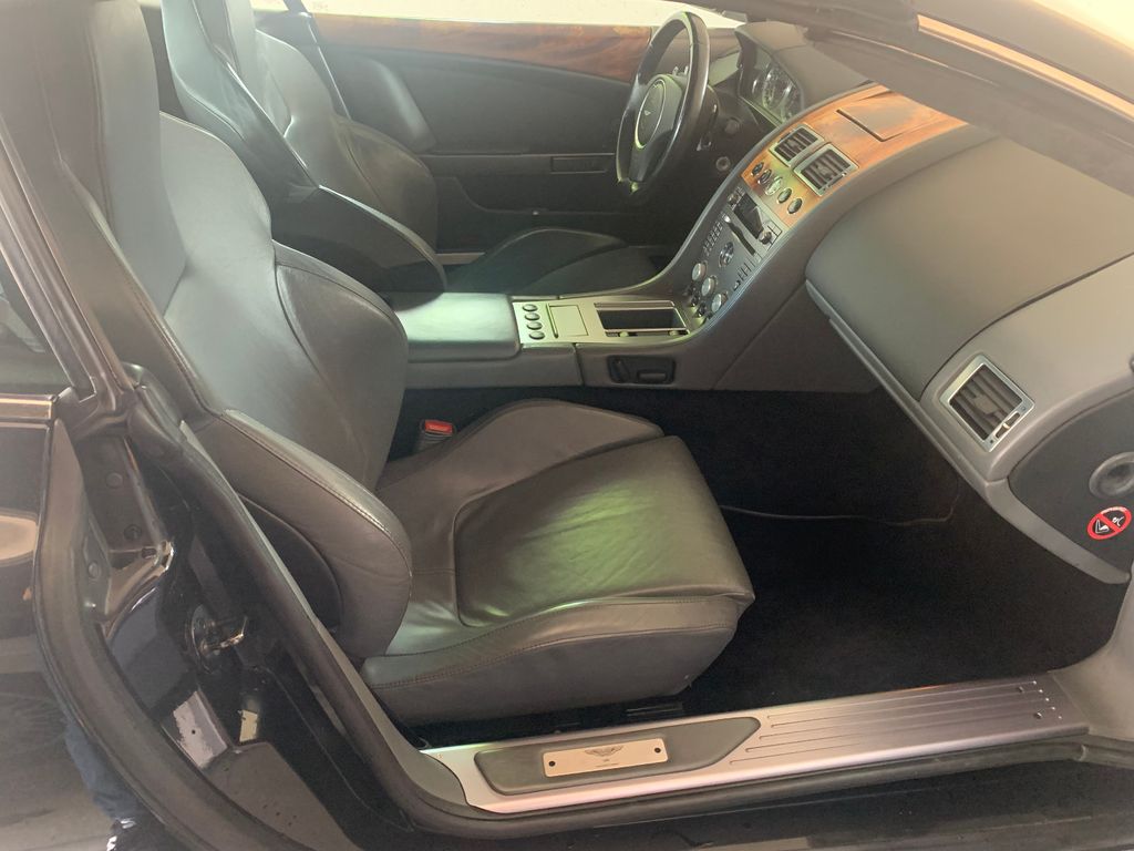 Aston Martin DB9 2006